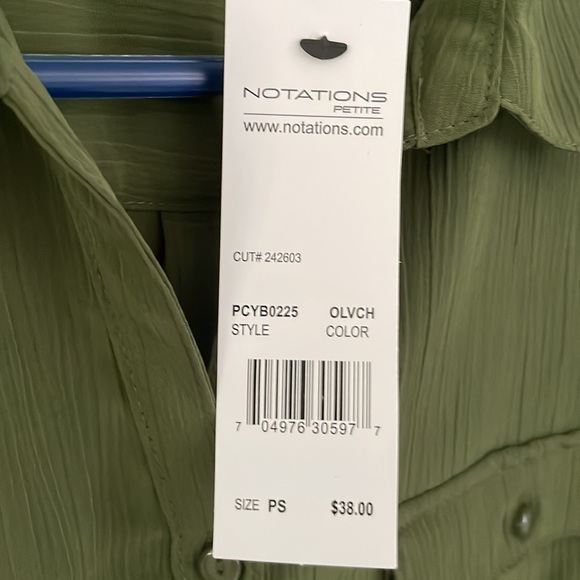 Button down blouse. 3/4 sleeve. NWT - Picture 2 of 5